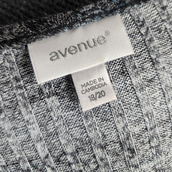 Tunic - Picture 3 of 4